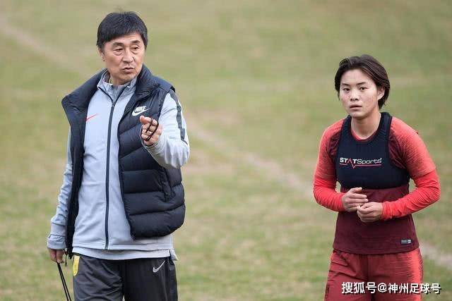 福克斯：波波维奇会走进球馆发表他的看法 他是想其他人取得成功